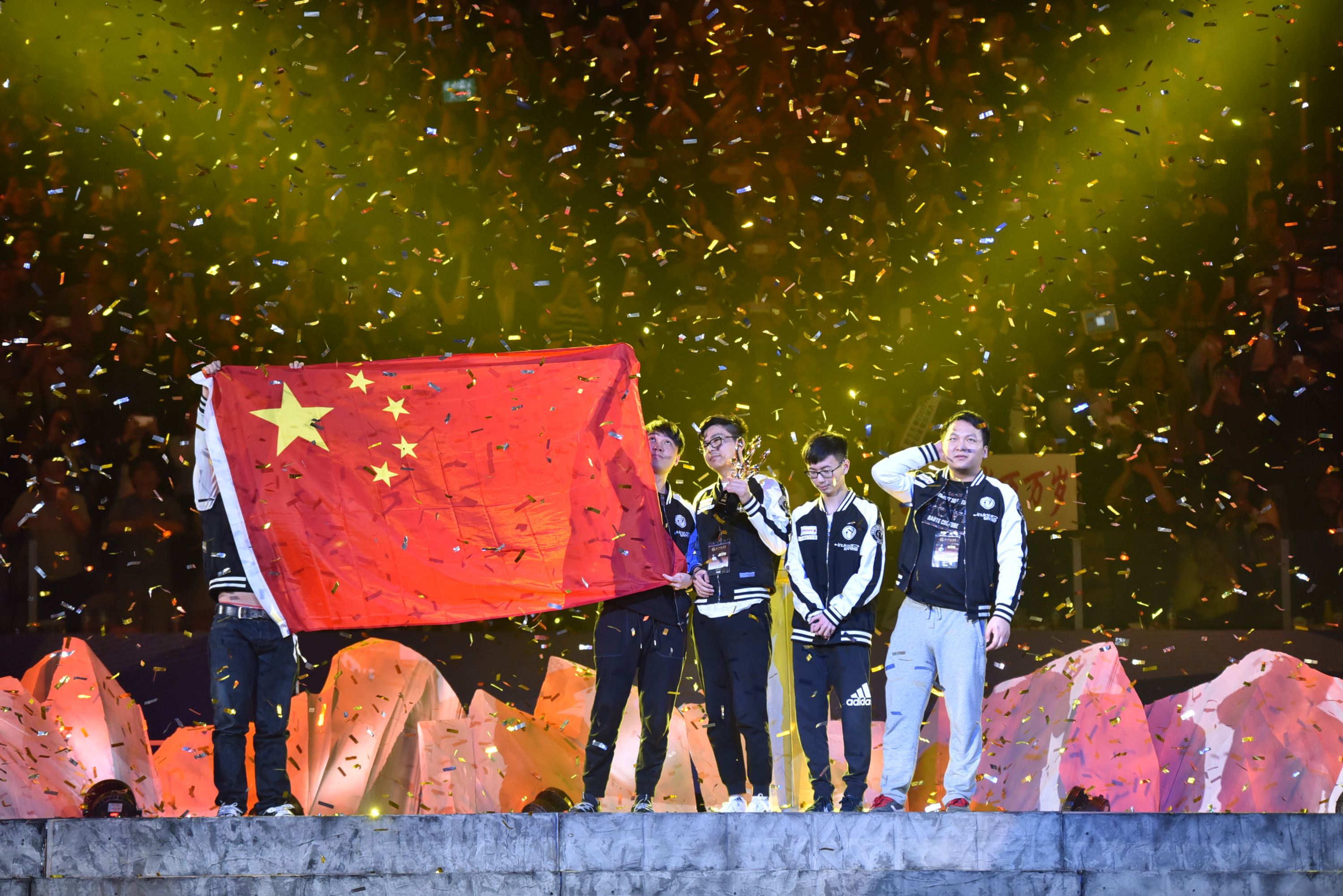 九游APP下载-Uzi焦点对战，詹姆斯与70激战掘金分钟，最后时刻胜出胜负难料！-九游APP下载